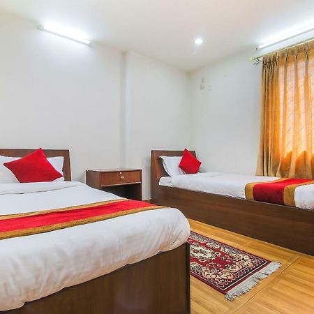 Oyo 358 Hotel Rose Star Катманду Екстер'єр фото