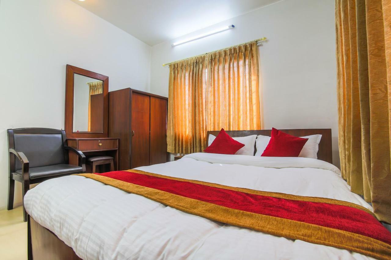 Oyo 358 Hotel Rose Star Катманду Екстер'єр фото