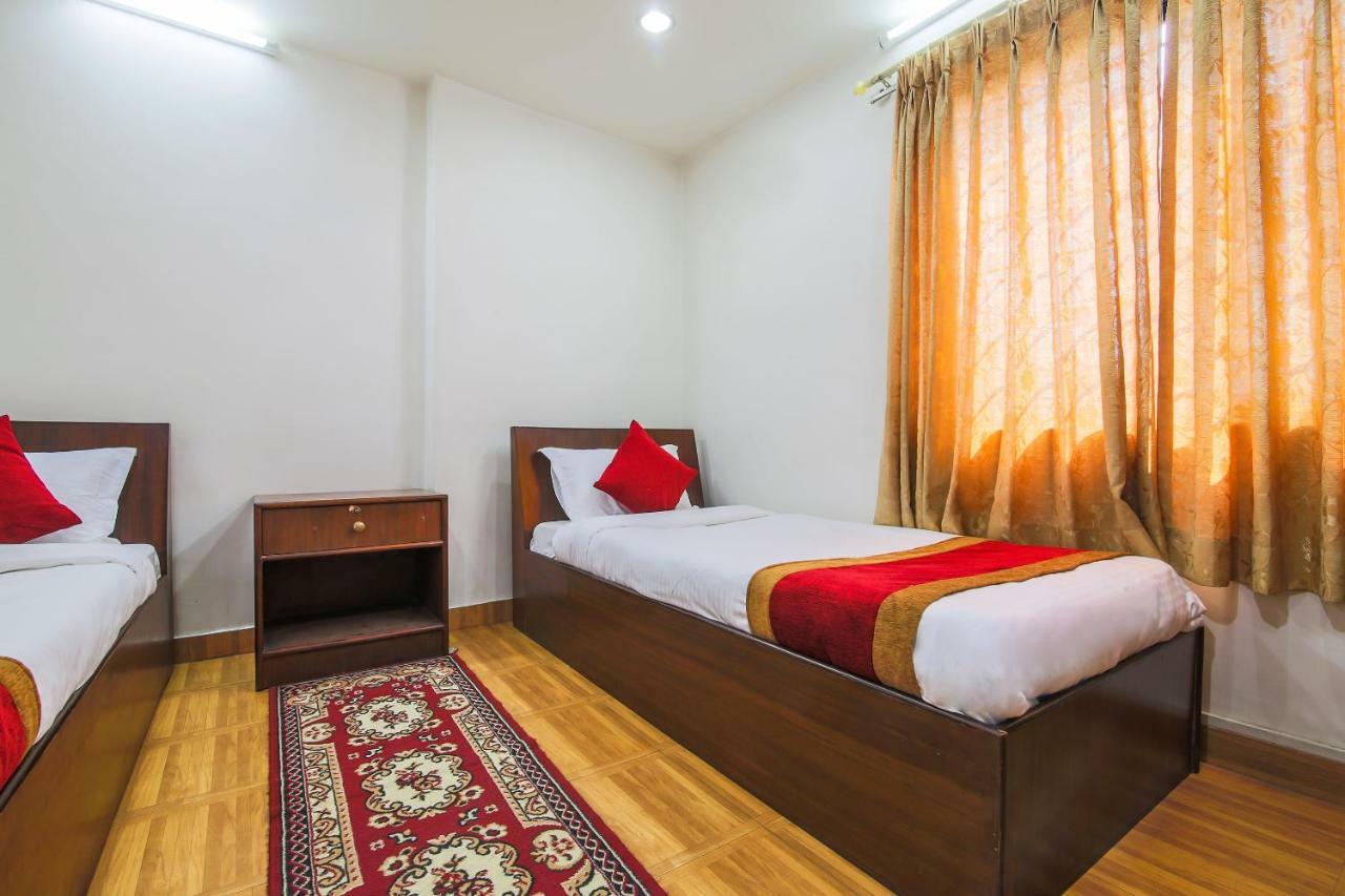 Oyo 358 Hotel Rose Star Катманду Екстер'єр фото