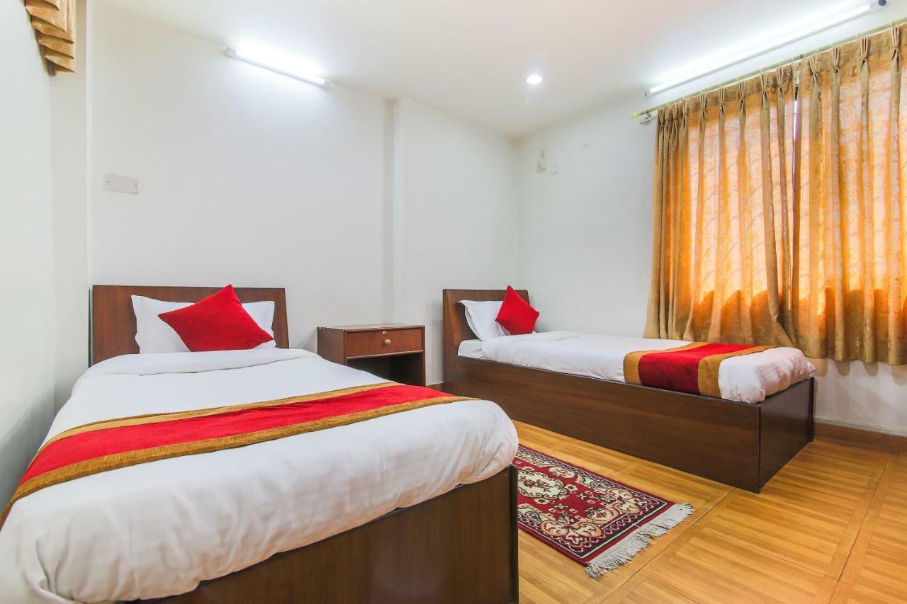 Oyo 358 Hotel Rose Star Катманду Екстер'єр фото